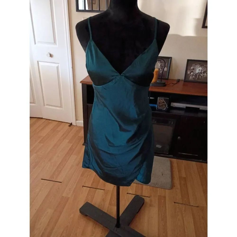 Medium Altard State Ulissa Green Sleeveless Spaghetti Strap Silk ish Mini Dress